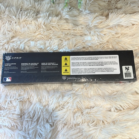 New York Yankees Two Piece Carving Knife Set by The Sports Vault - Picture 5 of 10